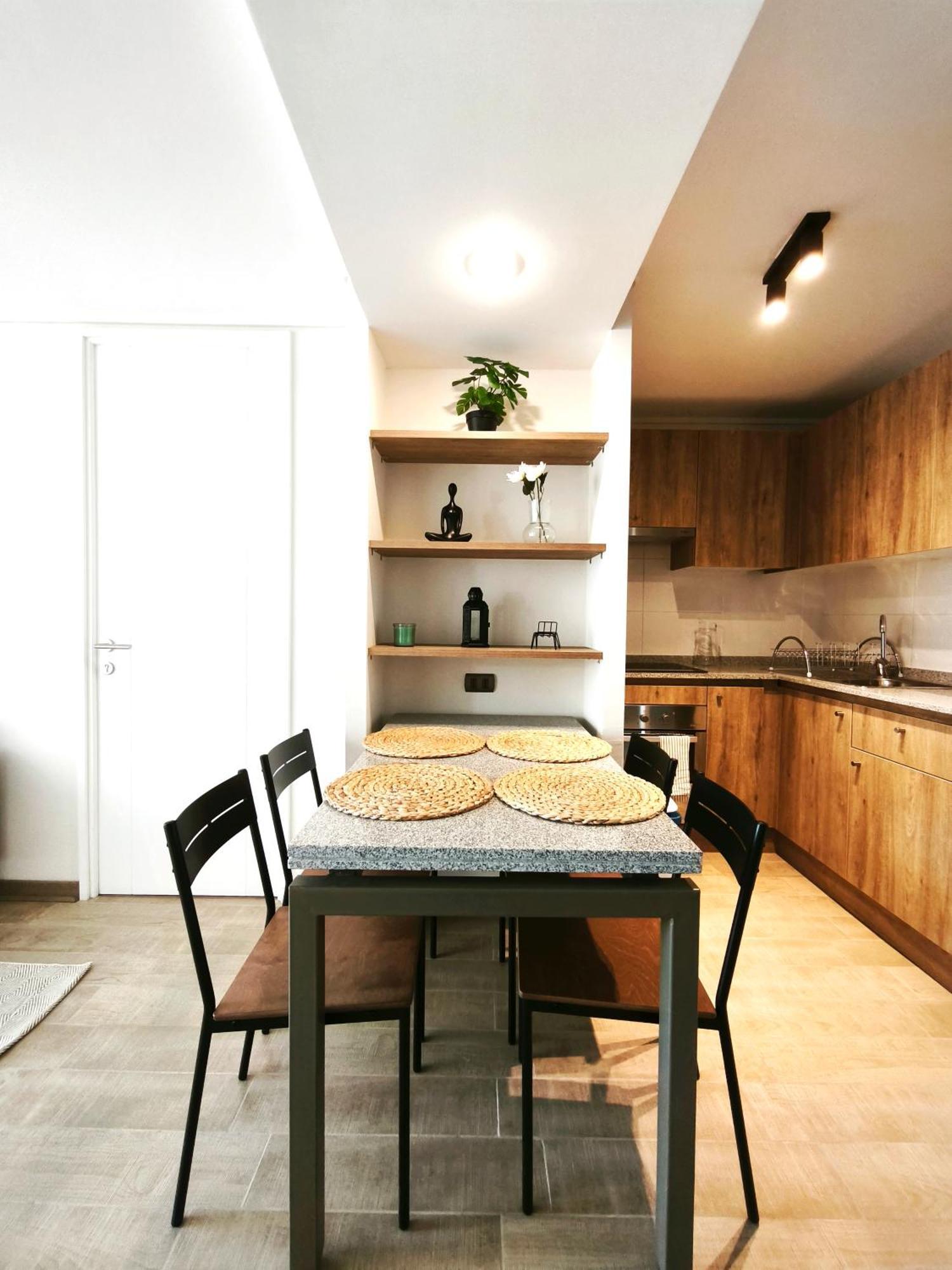 Apartamento Depto A Pasos Metro Ecuador *
